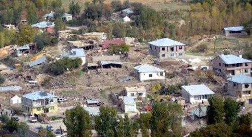 Van'daki yıkım havadan böyle görüntülendi