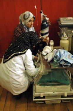 14 günlük Azra bebek enkazdan sağ çıkarıldı