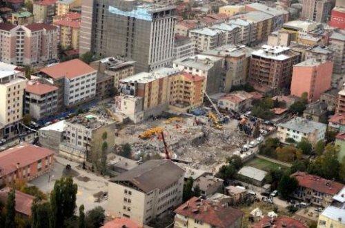 Van'daki yıkım havadan böyle görüntülendi