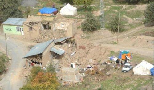 Van'daki yıkım havadan böyle görüntülendi