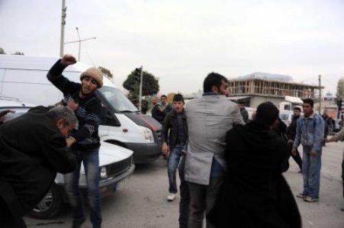 Yardım dağıtımında izdiham çıktı