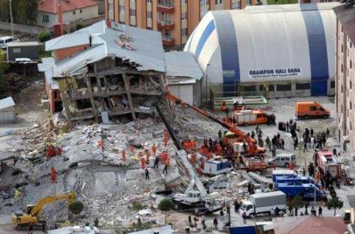 Van'daki yıkım havadan böyle görüntülendi