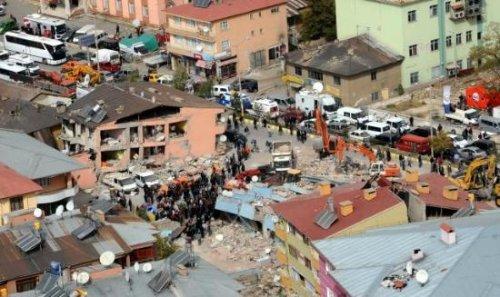 Van'daki yıkım havadan böyle görüntülendi