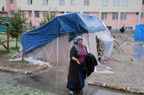 Van'da kar yağışı başladı