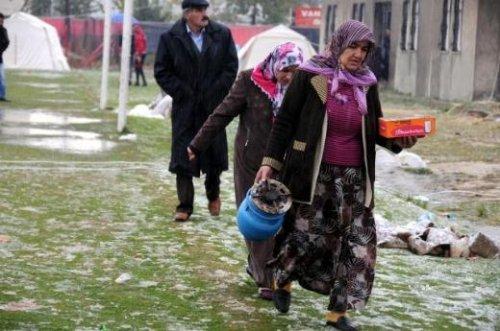 Van'da kar yağışı başladı