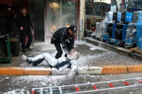 İşyerini basan seyise köpüklü müdahale