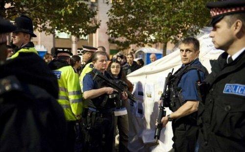 Londra'da PKK çadırına polis baskını - Resim 5