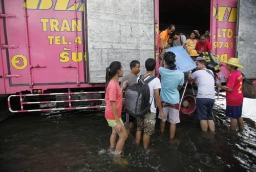 Tayland'da yüzyılın en büyük doğa felaketi - Resim 49