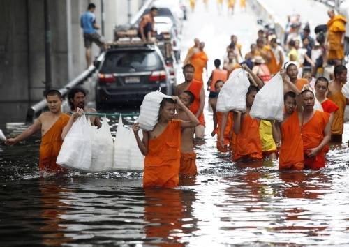 Tayland'da yüzyılın en büyük doğa felaketi - Resim 45