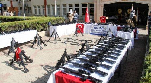 PKK'nın 88 adet suikast silahı ele geçirildi - Resim 1