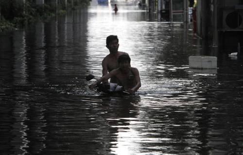 Tayland'da yüzyılın en büyük doğa felaketi - Resim 29