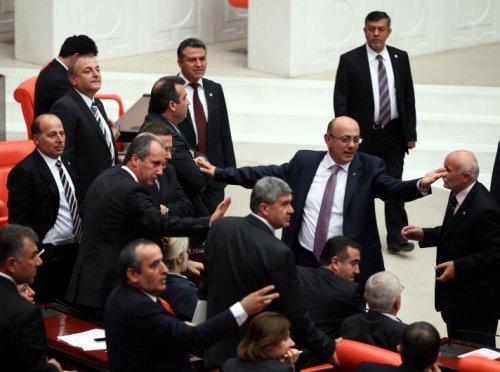 Meclis'te Türkeş kavgası