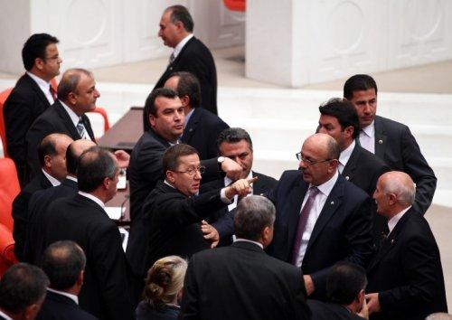 Meclis'te Türkeş kavgası