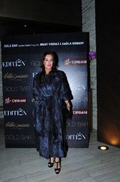 Helin Avşar'dan yaş gününe özel frikik