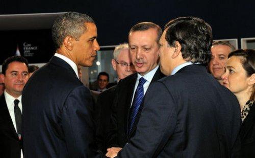 Erdoğan Türk bayrağını yerden kaldırdı