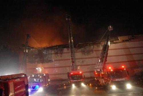 İstanbul Beylikdüzü'nde korkutan yangın - Resim 4