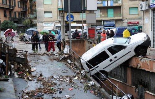 İtalya'da sel felaketi 7 ölü - Resim 10