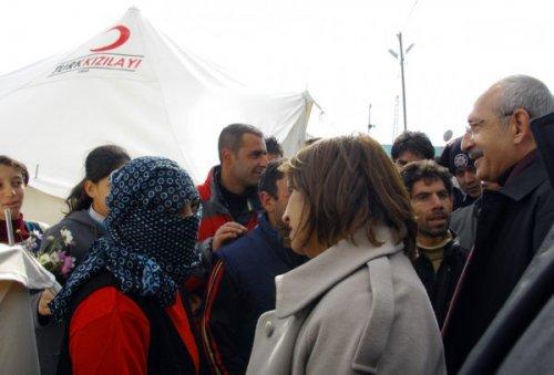 Kılıçdaroğlu depremzedelerle bayramlaştı - Resim 9