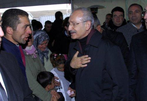 Kılıçdaroğlu depremzedelerle bayramlaştı - Resim 6