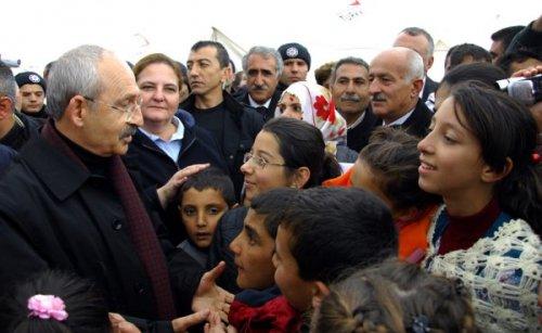 Kılıçdaroğlu depremzedelerle bayramlaştı - Resim 10