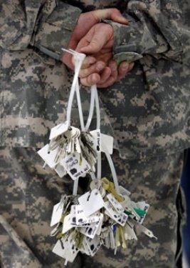 ABD Irak'taki en büyük üssü boşaltıyor 