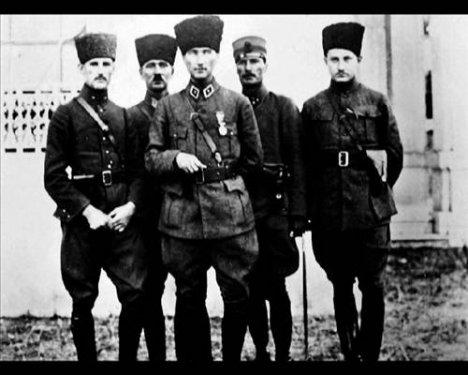 Atatürk'ün daha önce yayınlanmamış fotoğraflar