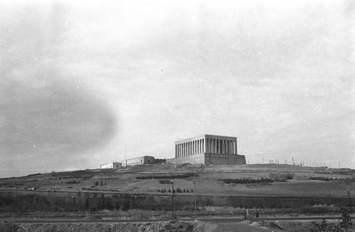 Atatürk son yolculuğuna böyle uğurlandı - Resim 94