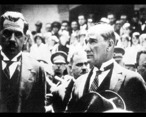 Atatürk'ün daha önce yayınlanmamış fotoğraflar