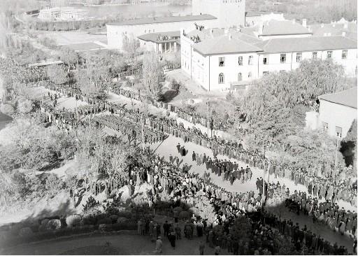Atatürk son yolculuğuna böyle uğurlandı - Resim 117