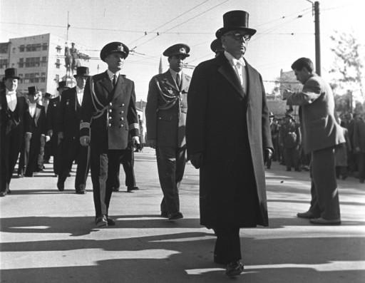 Atatürk son yolculuğuna böyle uğurlandı - Resim 66