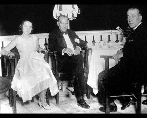 Atatürk'ün daha önce yayınlanmamış fotoğraflar