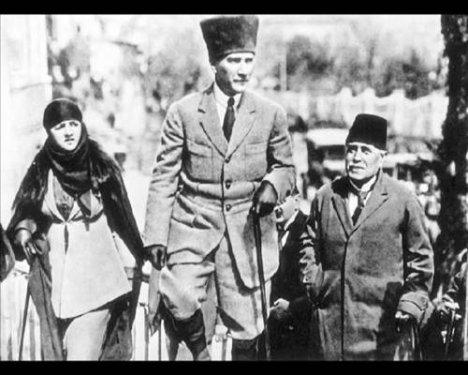 Atatürk'ün daha önce yayınlanmamış fotoğraflar