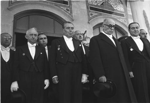 Atatürk son yolculuğuna böyle uğurlandı - Resim 149