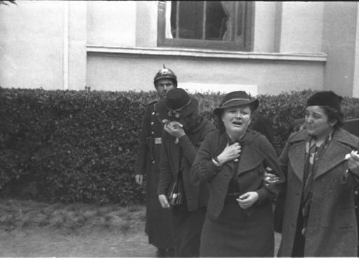 Atatürk son yolculuğuna böyle uğurlandı - Resim 61