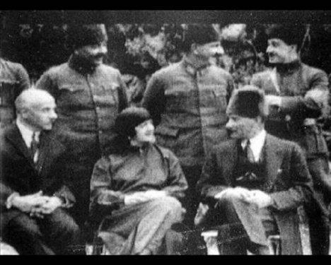 Atatürk'ün daha önce yayınlanmamış fotoğraflar