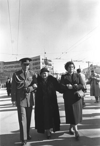 Atatürk son yolculuğuna böyle uğurlandı - Resim 86