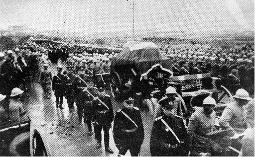 Atatürk son yolculuğuna böyle uğurlandı - Resim 134