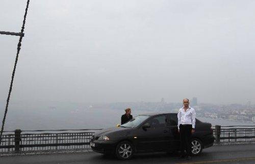 Türkiye Atatürk'ü andı