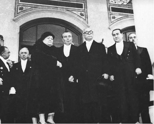 Atatürk son yolculuğuna böyle uğurlandı - Resim 45