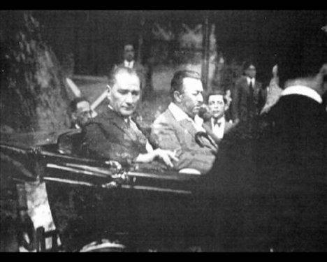 Atatürk'ün daha önce yayınlanmamış fotoğraflar