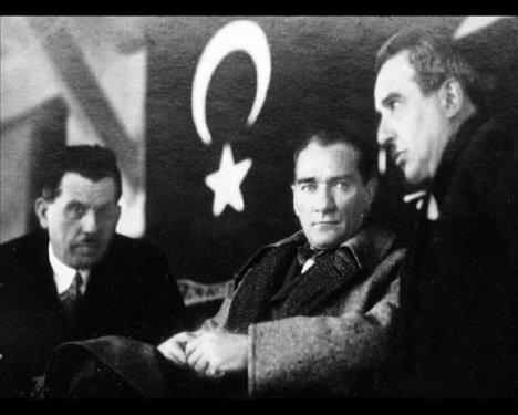 Atatürk'ün daha önce yayınlanmamış fotoğraflar