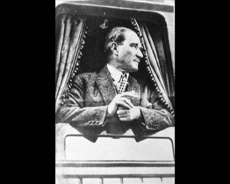 Atatürk'ün daha önce yayınlanmamış fotoğraflar