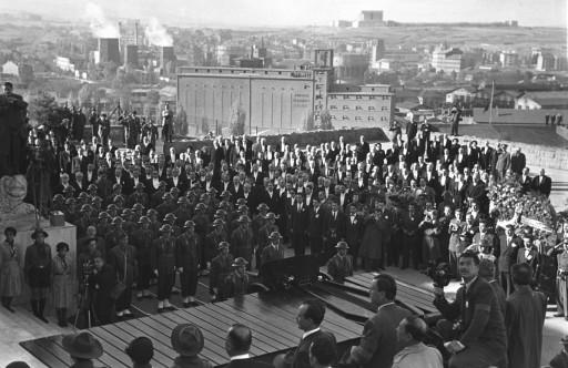 Atatürk son yolculuğuna böyle uğurlandı - Resim 97