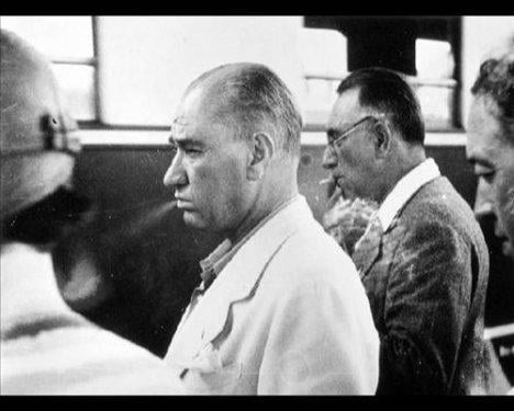 Atatürk'ün daha önce yayınlanmamış fotoğraflar