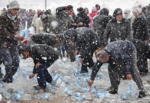 Deprem sonrası Vanlılar'ın kar çilesi - Resim 1