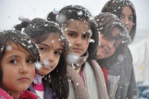 Deprem sonrası Vanlılar'ın kar çilesi - Resim 4