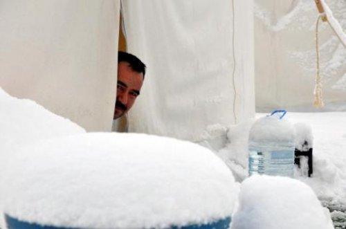 Van beyaza büründü