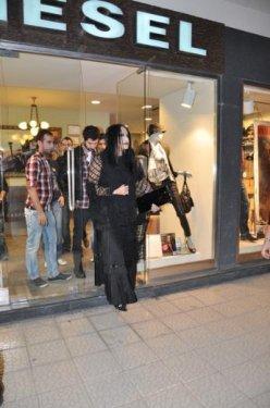 Bülent Ersoy'dan genç sevgiliye 8 bin TL’lik bayram hediyesi