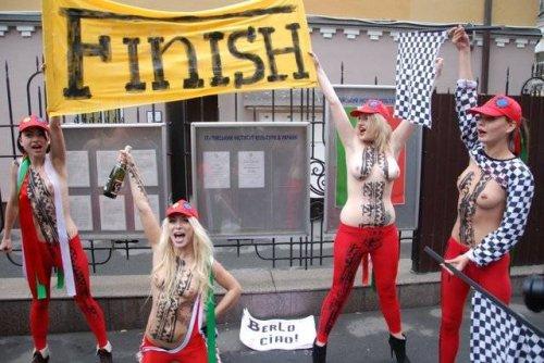 Femen'den Berlusconi’nin gidişine üstsüz kutlama - Resim 8
