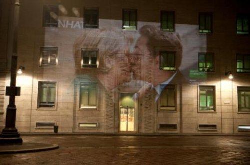 Benetton'dan çok tartışılacak reklam afişleri